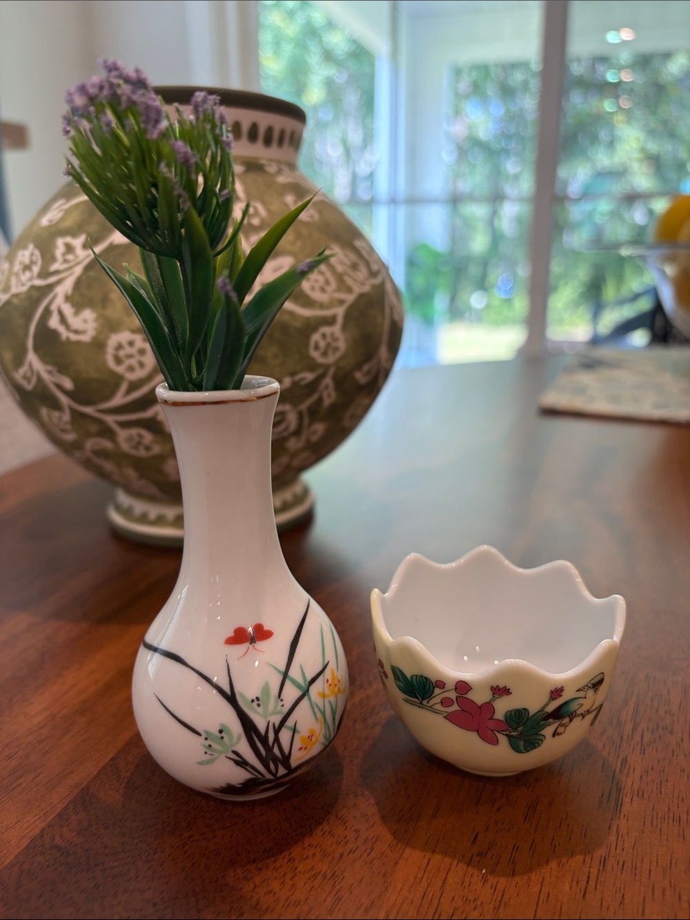 White Ceramic Floral Bud Vase with Scalloped Dish - Hand-Painted Design